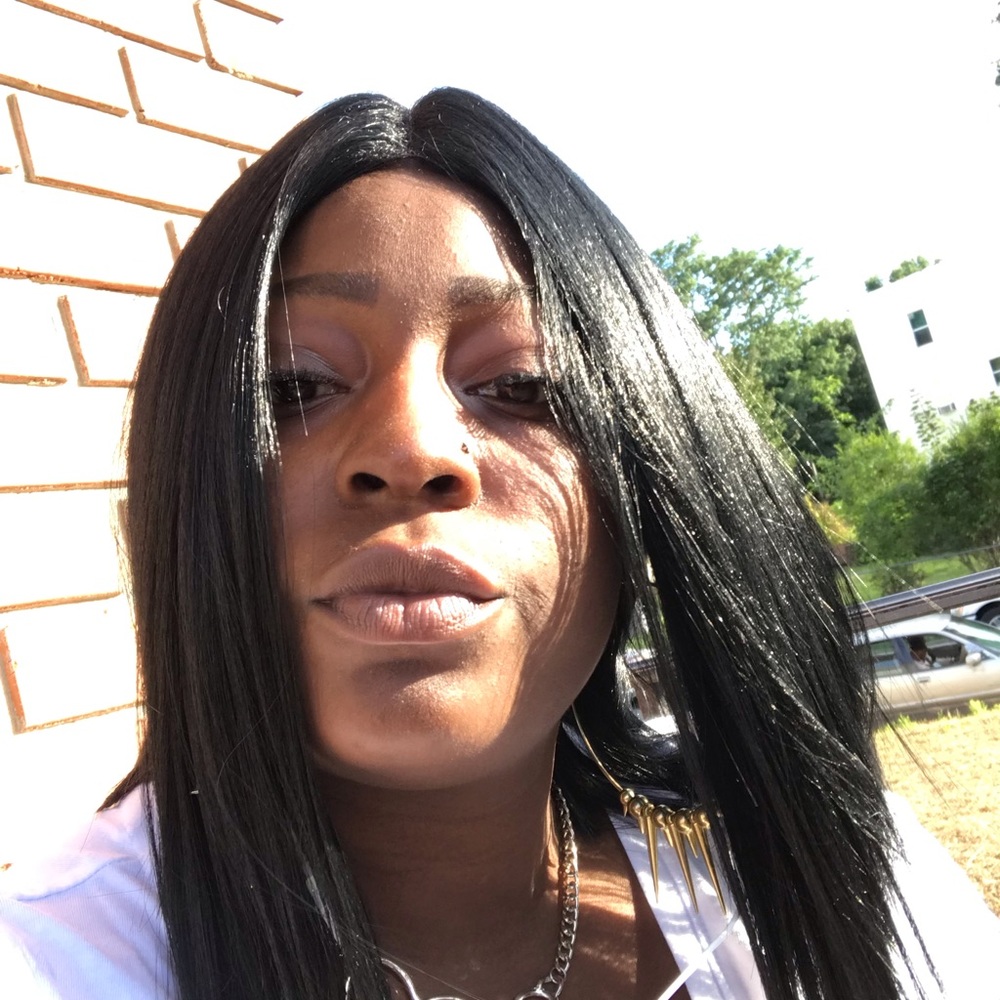 Meet your Posher, Aziza